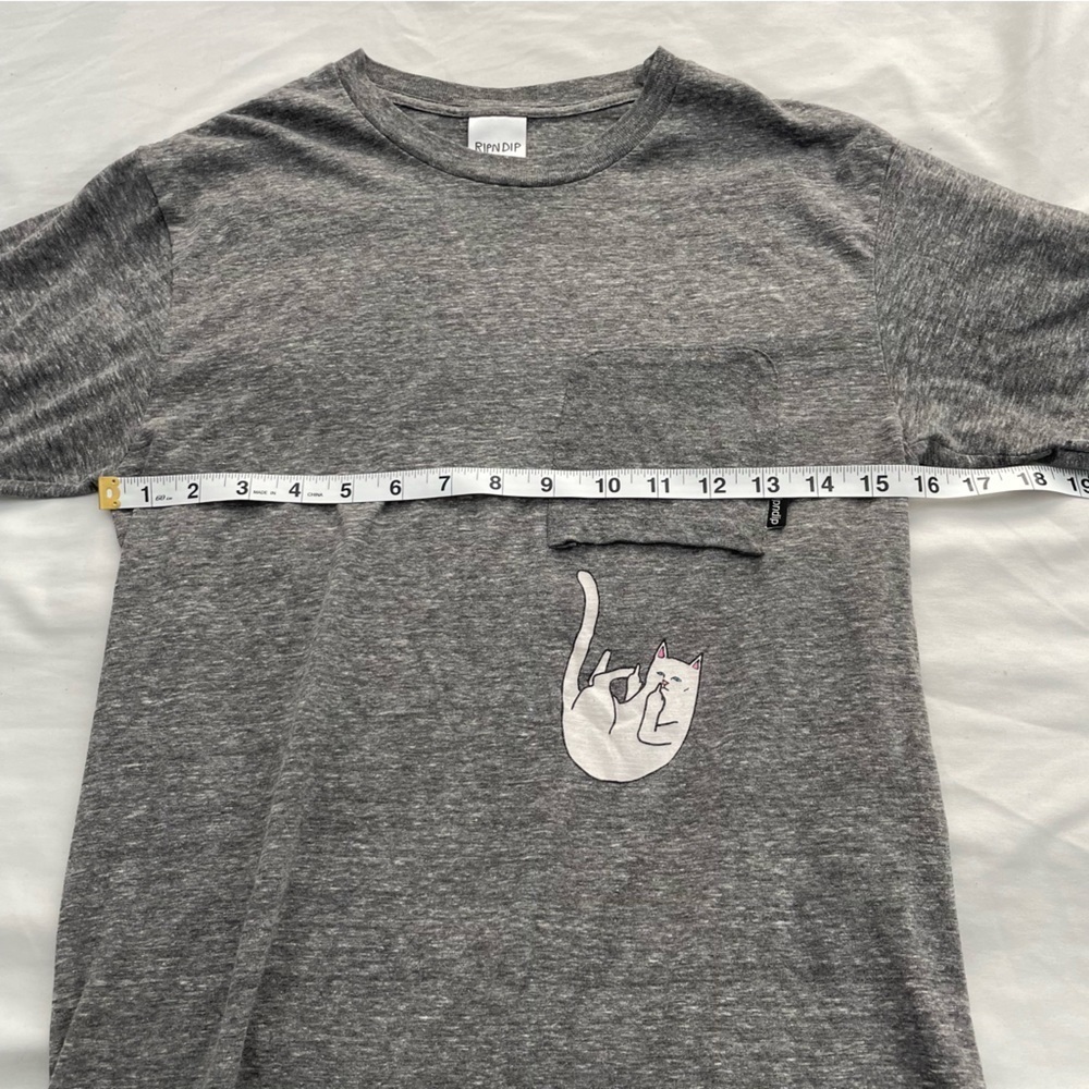 RIP N DIP Cat Upside Down Pocket Tee Crew Neck Short Sleeve Gray unisex - Picture 4 of 7